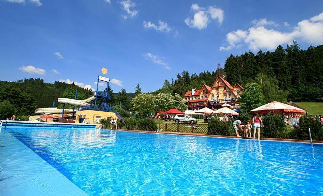 Bungalovy Sepetna - Pro 4 Osoby Ostrawica Zewnętrze zdjęcie